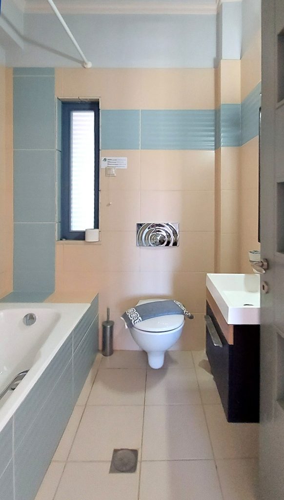blue-apartment_06-3-582x1024
