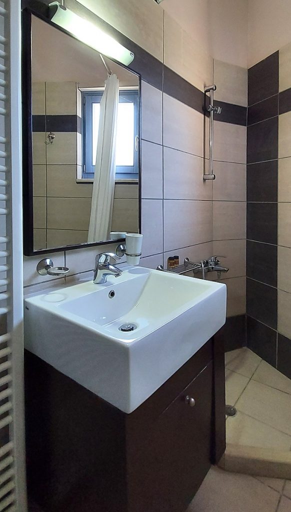 red-apartment_04-2-582x1024